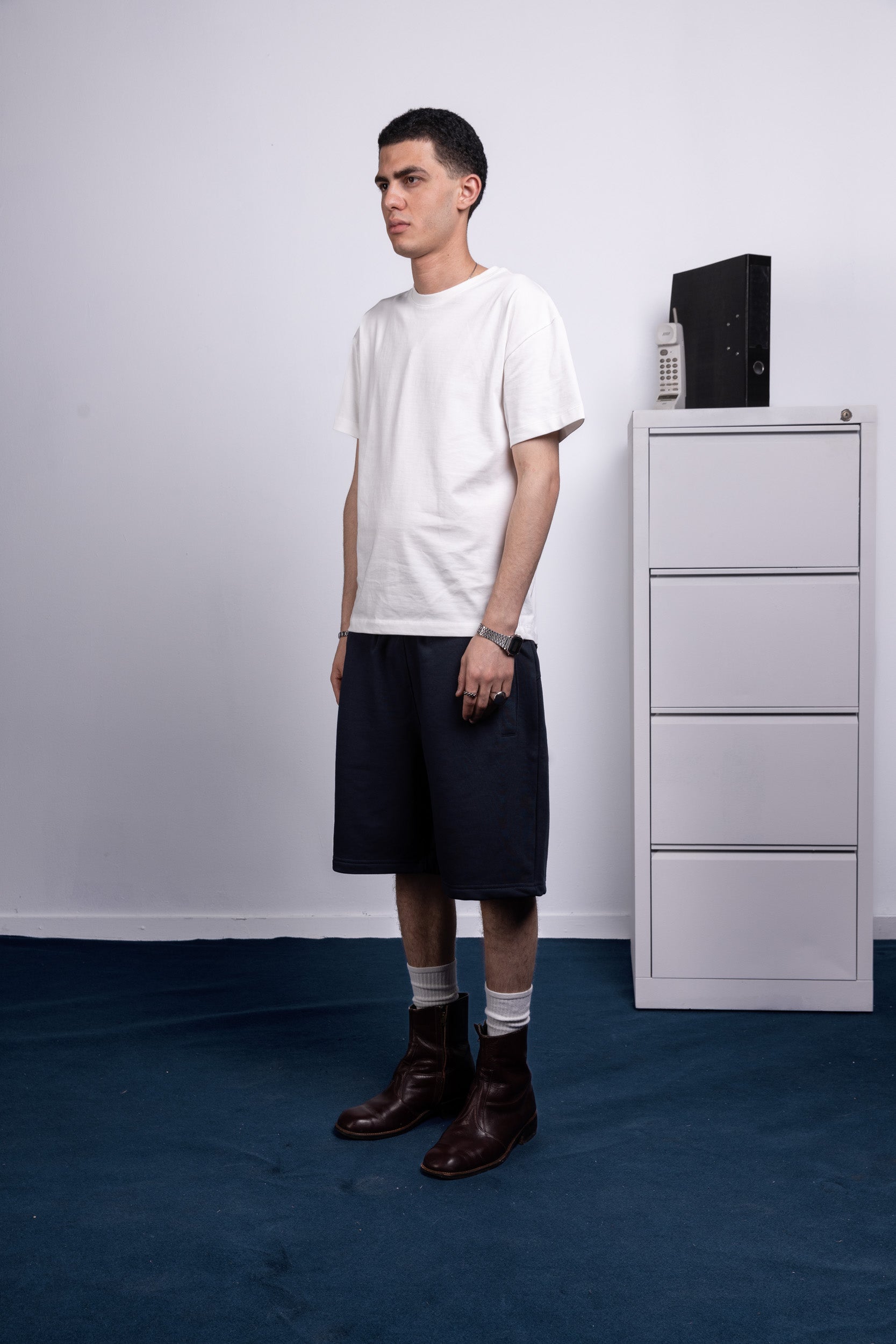 front [color : white ]