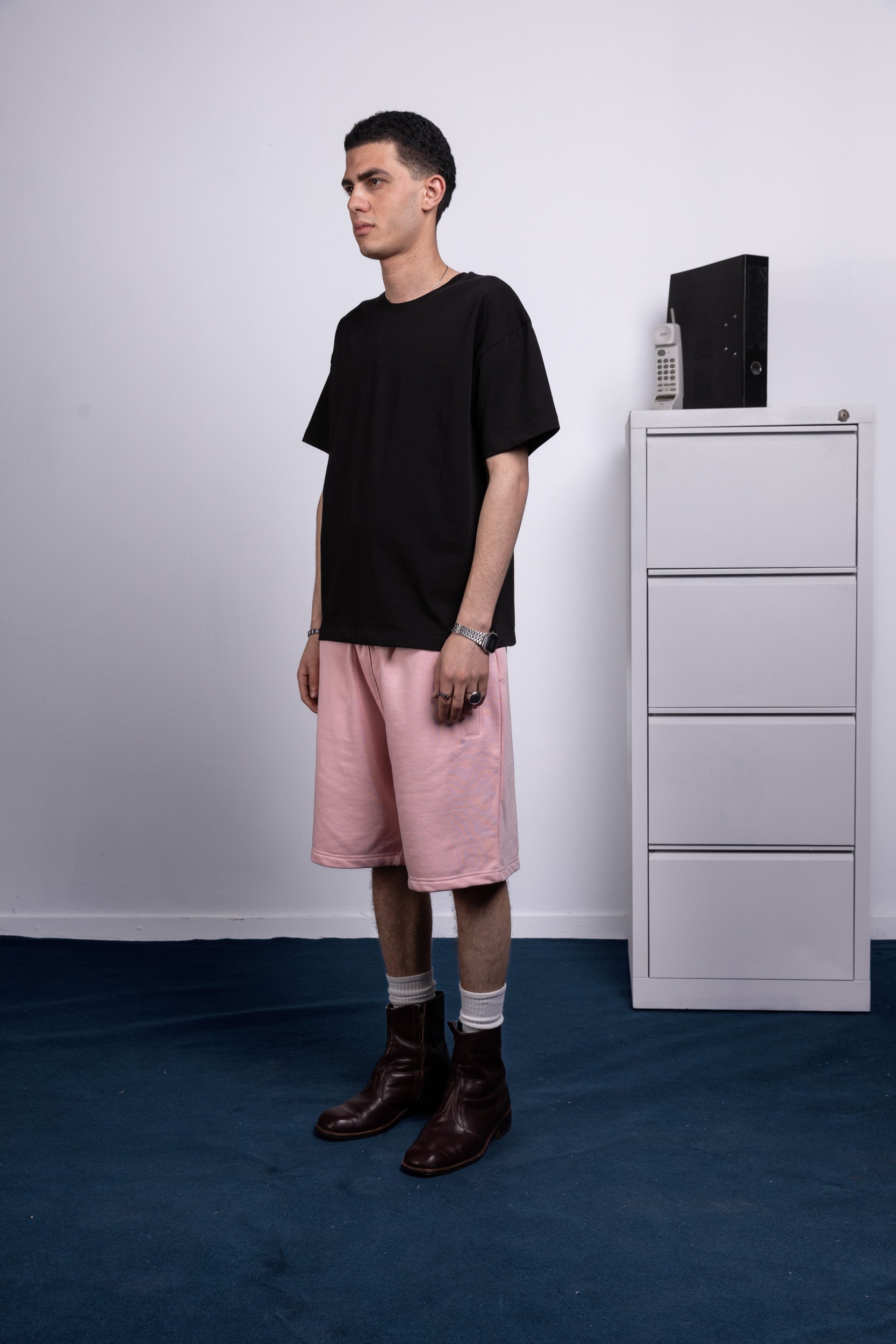 front [color : black ]