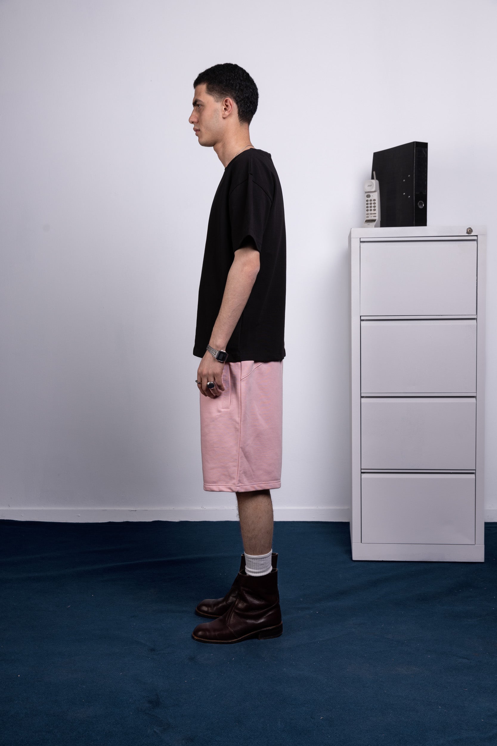 front [color : black ]
