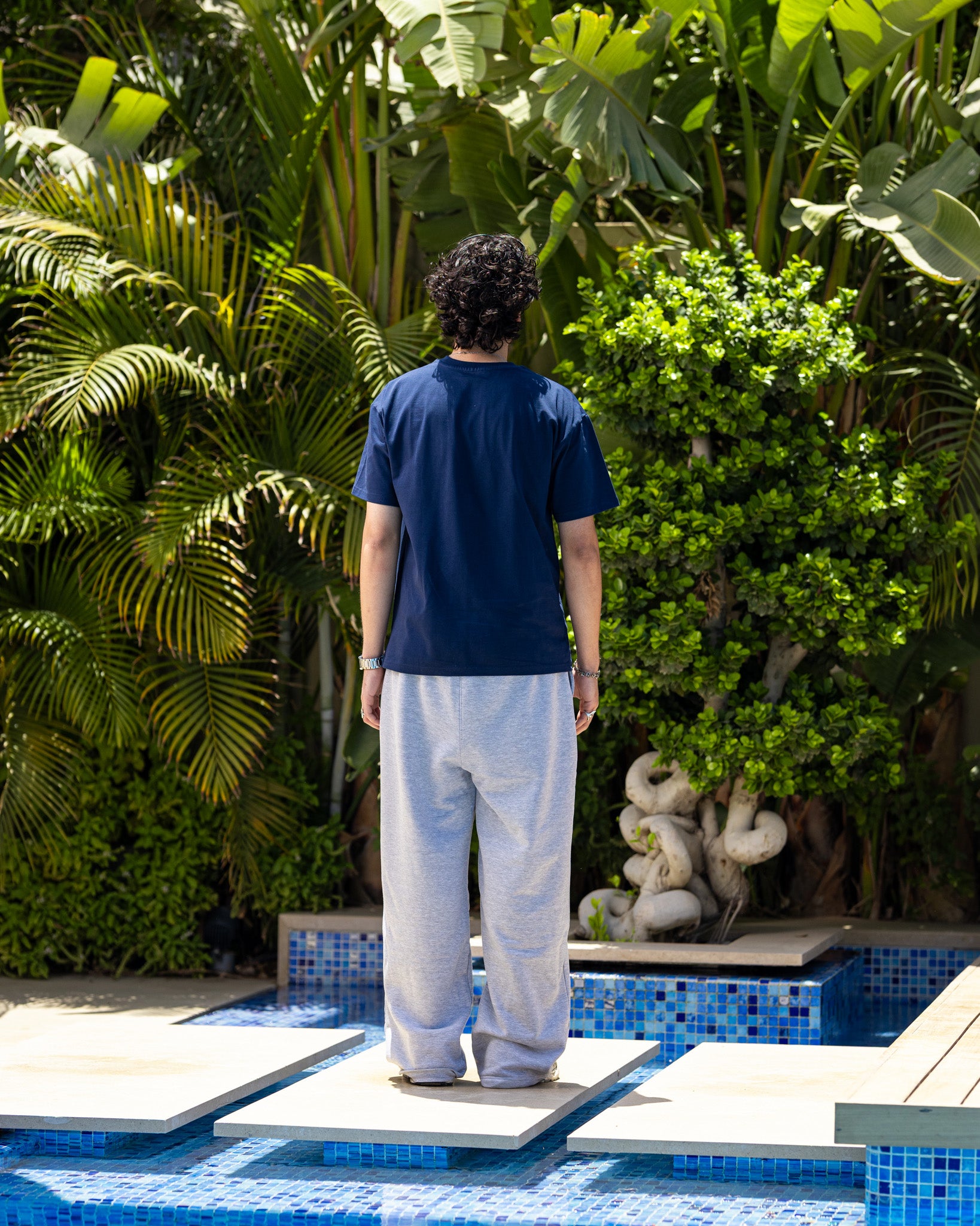 back [color : dark navy ]