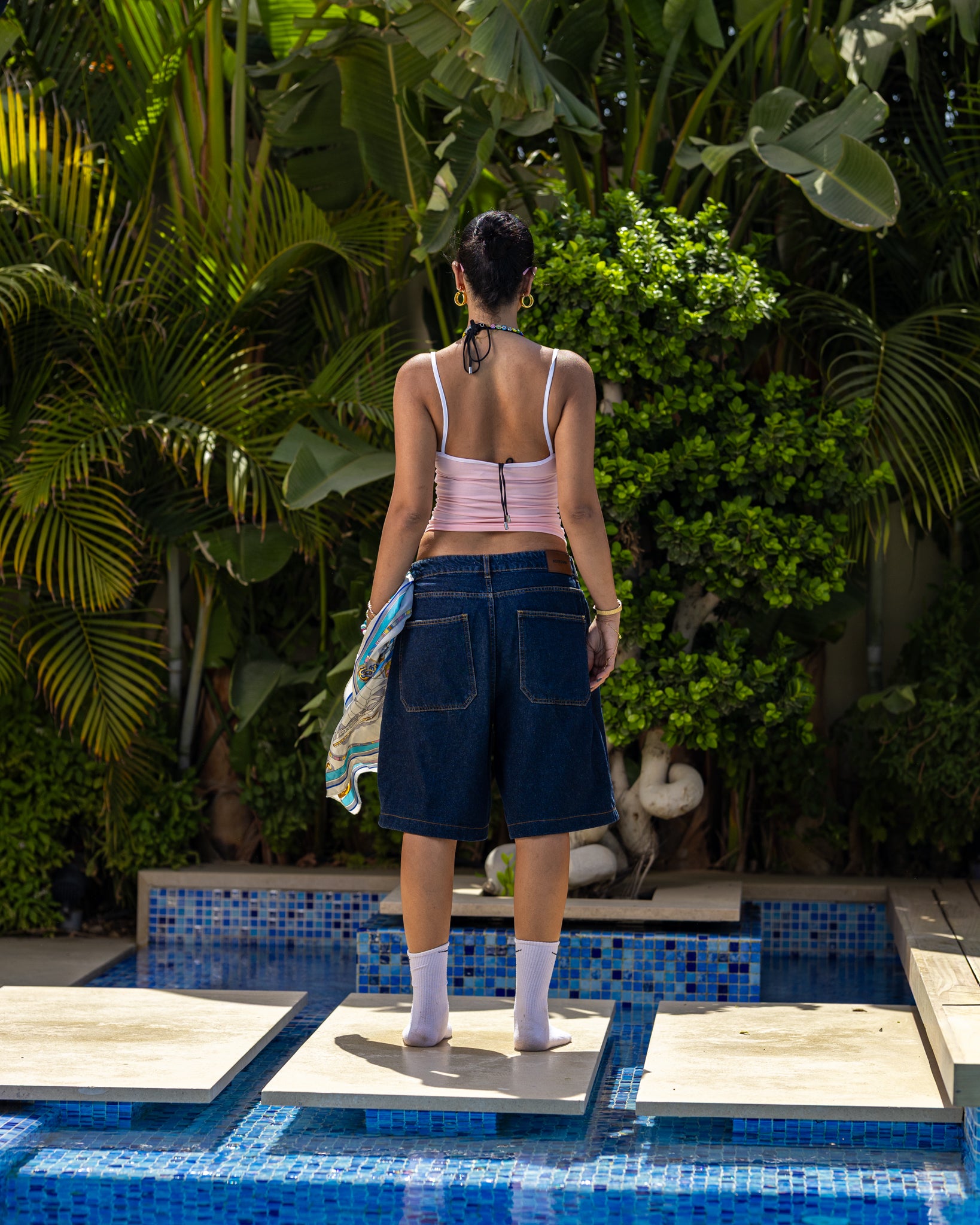 back [Color: PINK & WHITE]
