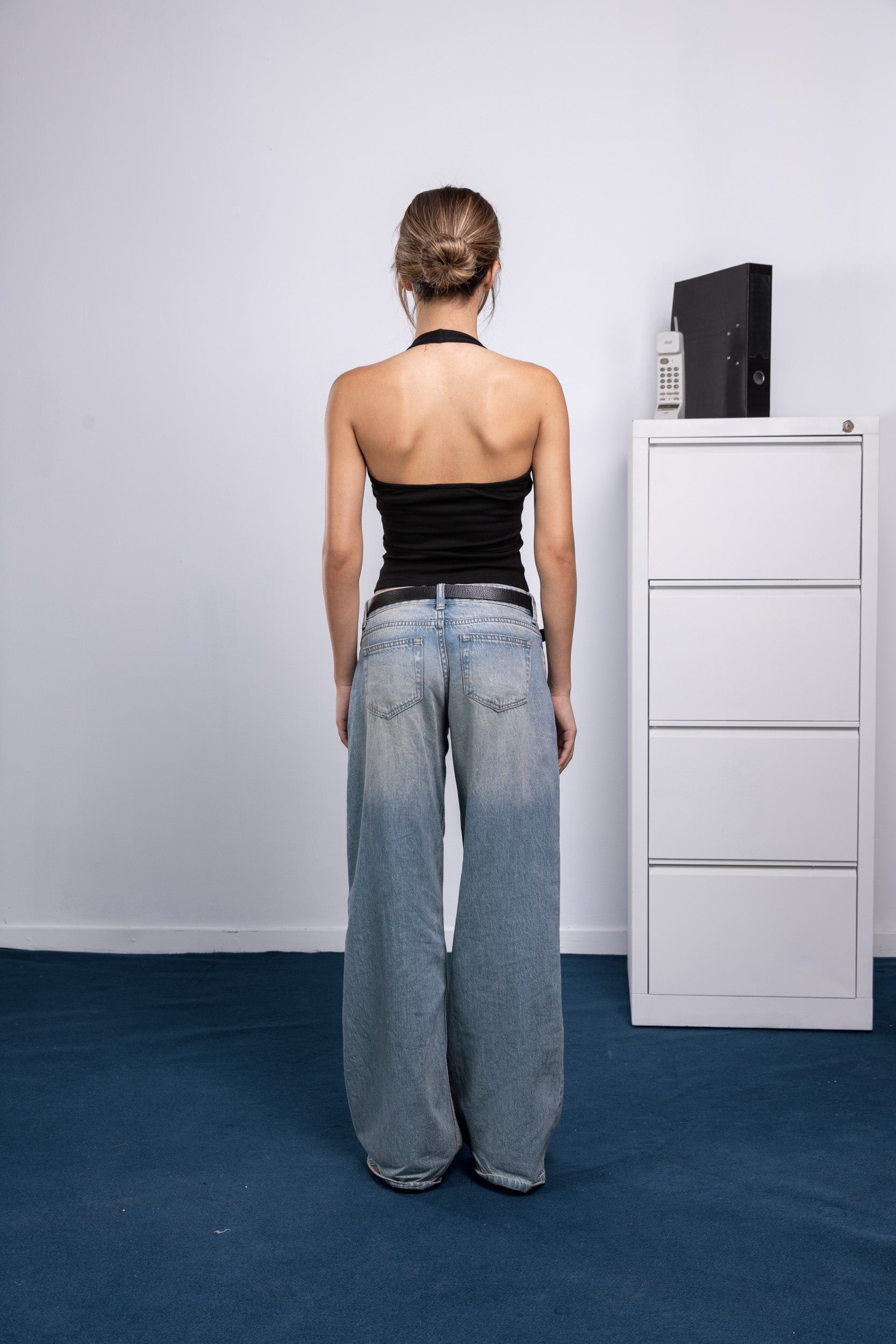 back [color : black ]