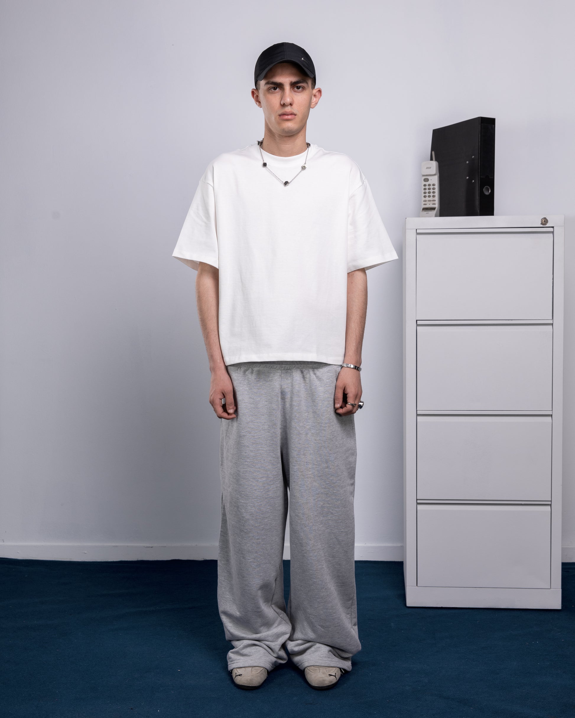 front [Color: light grey]