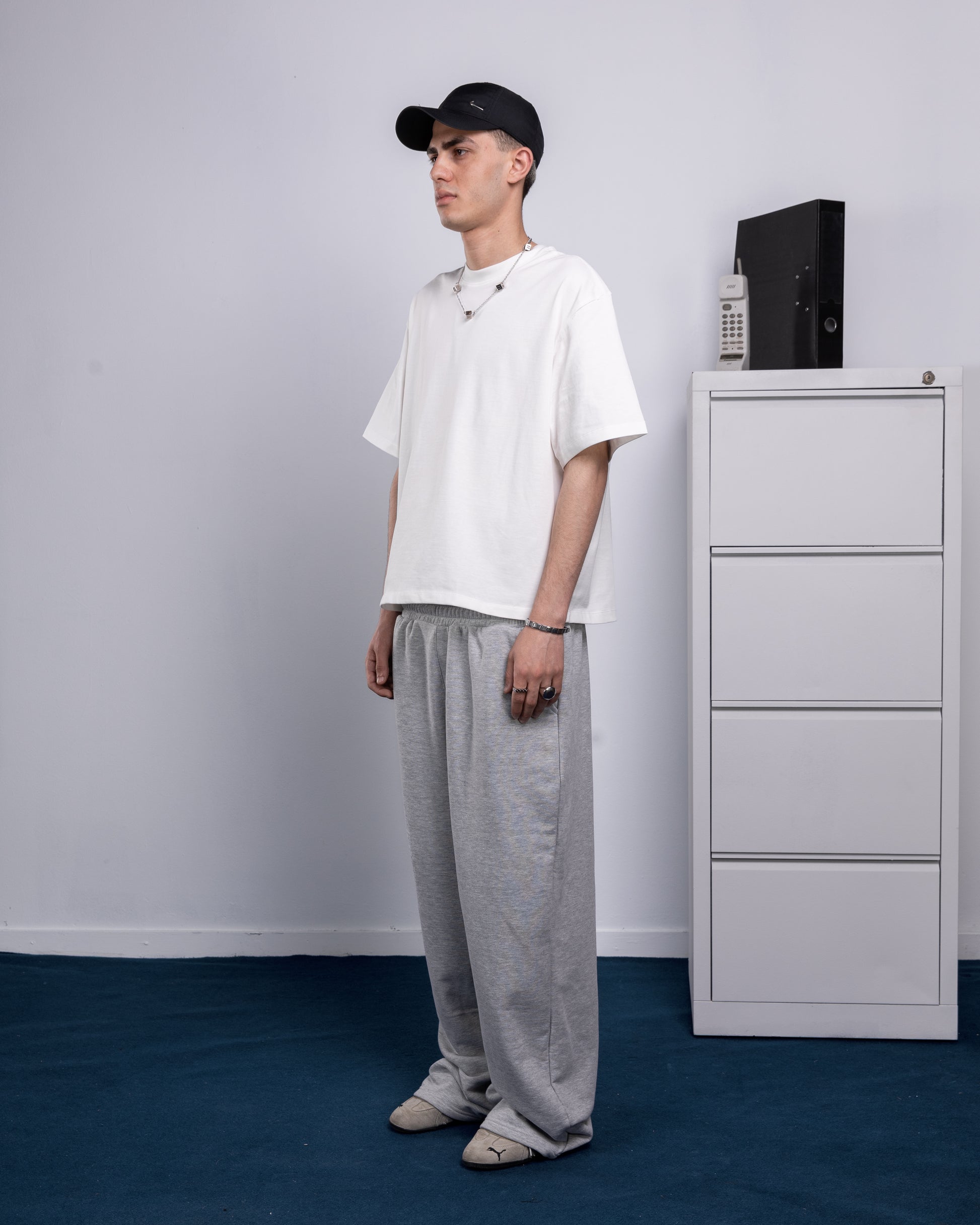 front [Color: light grey]