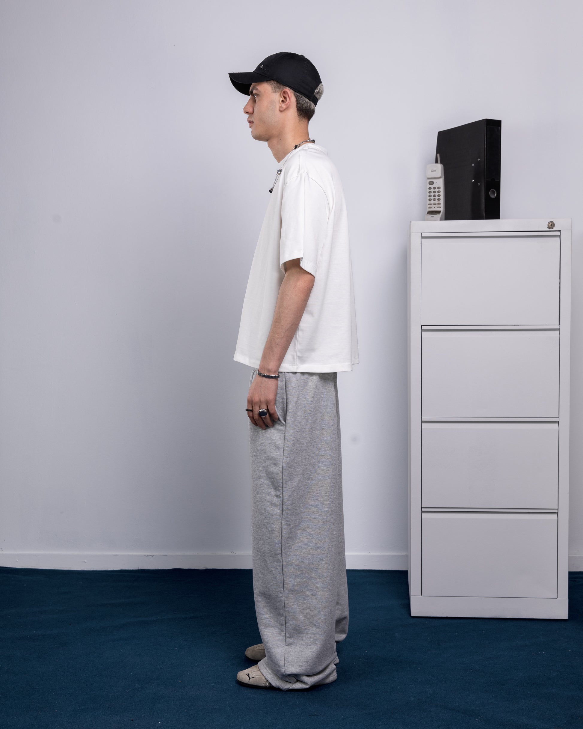 front [Color: light grey]