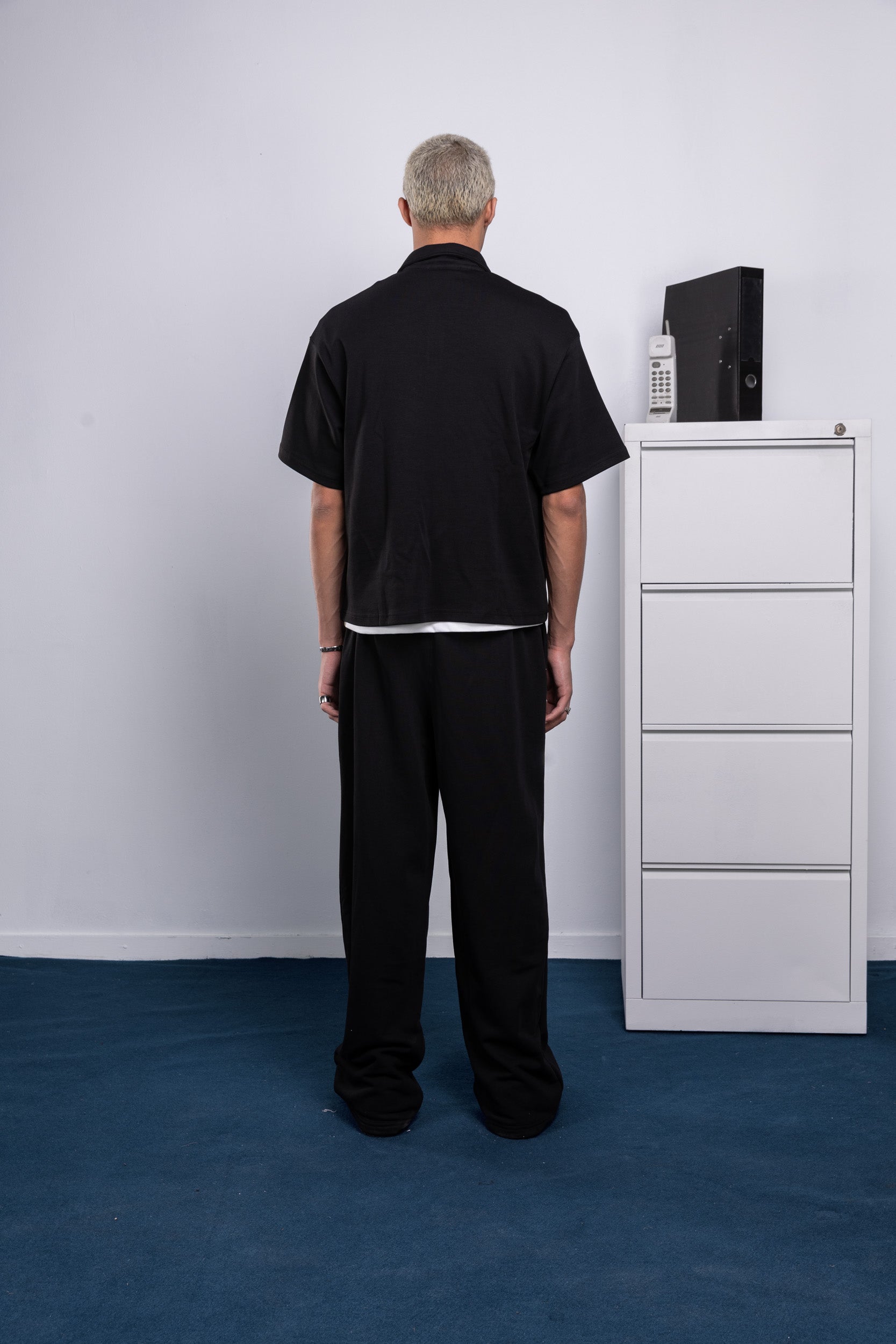 front [Color: black]